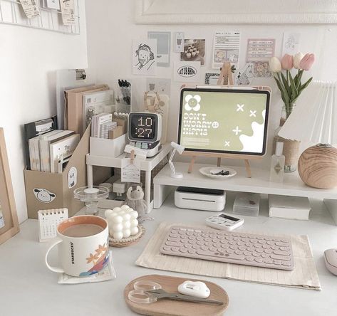 Study Desk Organization, Desk Organisation, Desk Aesthetic, Cozy Desk, Study Desk Decor, Desk Layout, Aesthetic Desk, Desk Inspiration, Desk Inspo