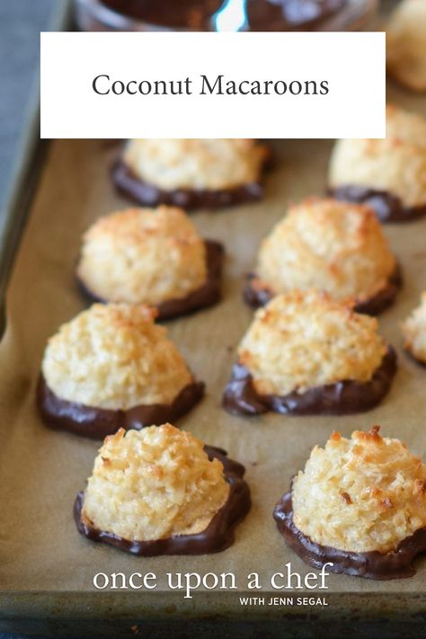 Coconut Macaroons Macaroons Coconut, Macaroons Easy, Gluten Free Coconut Macaroons, Macaroon Cookies Recipe, Coconut Macaroon Cookies, Coconut Macaroons Easy, Brownie Vegan, Macaroons Recipe, Coconut Cookies Recipes