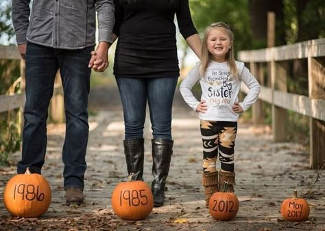 Fall Big Sister Announcement, Mom Maternity Photoshoot, Pumpkin Patch Announcement Pregnancy, Fall Family Maternity Pictures, Pumpkin Patch Pregnancy Announcement, Pumpkin Pregnancy Announcement, Fall Maternity Shoot, Fall Maternity Pictures, Second Baby Announcements