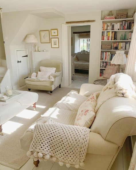 Cosy Cottage Living Room, English Cottage Living Room, Garden Sauna, Country Cottage Living Room, Cottage Lounge, Cottage House Interior, Old Farmhouse Kitchen, English Cottage Interiors, English Country Cottages