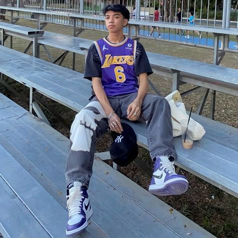 Basketball Jersey Outfit Boys, Nba Jersey Outfit, Basketball Jersey Outfit, Asian Men Fashion, Cholo Style, Nba Outfit, Guy Fits, Fashion Men Streetwear, Basketball Clothes