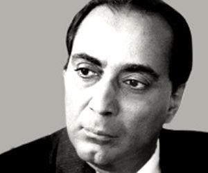 Homi Bhabha, whose full name was Homi Jehnagir Bhabha, was a famous Indian atomic scientist. In Independent India, Homi Jehnagir Bhabha, with the support of Jawaharlal Nehru, laid the foundation of a scientific establishment and was responsible for the creation of two premier institutions, Tata Institute of Fundamental Research and Bhabha Atomic Research Centre. Homi Bhabha was the first chairman of India's Atomic Energy Commission. Satyendra Nath Bose, Homi Bhabha, C V Raman, Monument In India, Women Of Science, Indian Freedom Fighters, India History, Mathematical Analysis, India Information