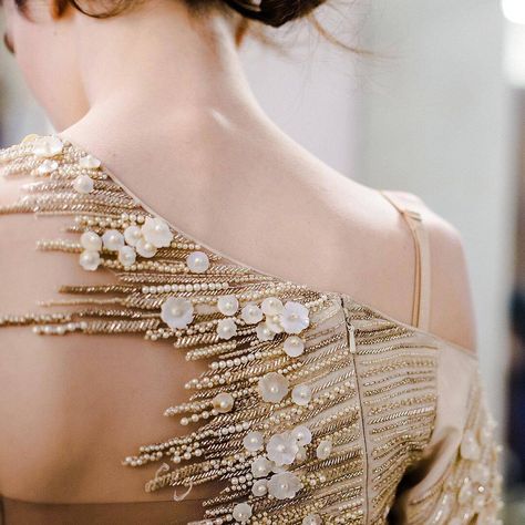 Couture Embellishment, Haute Couture Embroidery, Haute Couture Details, Embellishment Details, Fashion Embroidery, Couture Embroidery, Embroidery Designs Fashion, Couture Details, Embroidery Fashion