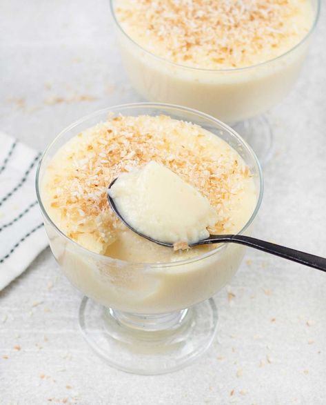 Healthy Desserts Coconut, Desserts With Coconut Milk, Desserts With Coconut, Milk Pudding Recipe, Coconut Milk Dessert, Coconut Milk Pudding, Desserts Coconut, Greek Yogurt Parfait, Milk Pudding