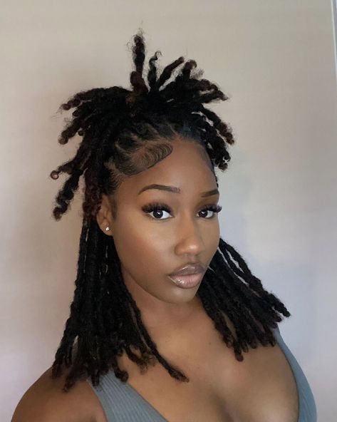 Dreads Black Women, Pretty Dreads, Beautiful Dreadlocks, Short Locs Hairstyles, Black Women Makeup, Dreadlock Hairstyles, Hair Crush, Natural Hair Journey, Locs Hairstyles