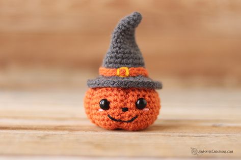 Small Crochet Pumpkin | Jen Hayes Creations Pumpkin Head Crochet, Crochet Halloween Patterns Free Pumpkin, Crochet Tiny Pumpkin, Small Halloween Crochet Patterns Free, Diy Crochet Halloween Decor, Crochet Jack O Lantern Pattern, Small Pumpkin Crochet Pattern, Amigurumi Pumpkin Pattern Free, Fall Crochet Keychains