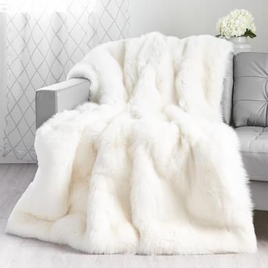 Custom Full Pelt White Fox Fur Blanket / Fur Throw White Faux Fur Throw, Fur Blankets, White Throw Blanket, Cute Blankets, Faux Fur Throw Blanket, Comfy Blankets, Fur Throw Blanket, Fur Blanket, White Blanket