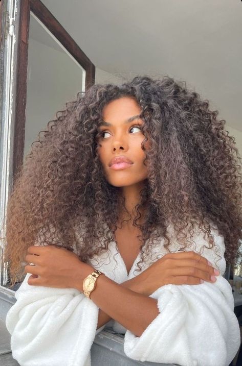 Cabello Afro Natural, Tina Kunakey, Hair Extensions For Short Hair, Beautiful Curly Hair, Curly Girl Method, Curly Hair Inspiration, Hair Crush, Afro Hair, Good Hair Day