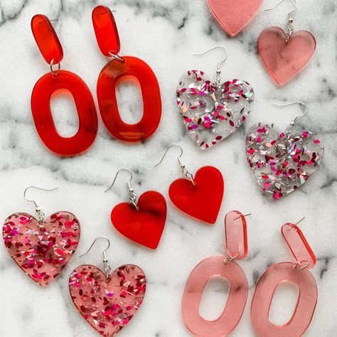 Modern Wedding Jewelry, Valentine Craft Decorations, Diy Resin Earrings, Valentine Earrings, Pink Heart Earrings, Flower Resin Jewelry, Diy Earrings Polymer Clay, Red Heart Earrings, Valentines Earrings