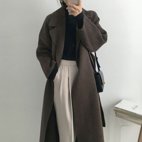 f016e59c7ad8b1d72903bb1aa5720d53desc51761481ri Trench Coat Hijab Outfit, Coat Hijab Outfit, Woman Long Coat, Long Wool Coat Women, Women Winter Outfits, Mens Summer Pants, Coat Elegant, Chic Outerwear, Coat With Belt