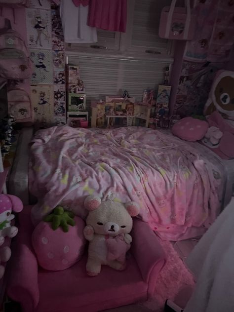 Kekecore Aesthetic, Pink Hyper Feminine Room, Cozy Kawaii Bedroom, Room Ideas Cutecore, Bedroom Cutecore, Little Spaces Aesthetic, Cute Core Room, Cutecore Room, Sanrio Room