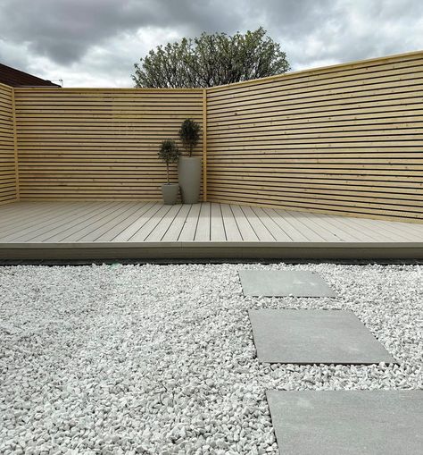 @its_all_about_the_house has created a beautiful garden here with our Earth Grey porcelain paving. This paving has a subtle mottled pattern combined with earthy grey colours to make it a great modern paver. Also, available in two other colours and in 600x600mm and 600x900mm. 📞Call our team on 01977 782240 💻Visit the product on our website https://rflandscapeproducts.co.uk/product/earth-grey-porcelain-paving/ Details ✔️ Product : Earth Grey Porcelain Format - 600x600x20mm Credit - @its_a... Patio Walkway, Granite Paving, Limestone Paving, Porcelain Paving, Sandstone Wall, Sandstone Paving, Tile Cladding, Wood Effect Tiles, Paving Slabs