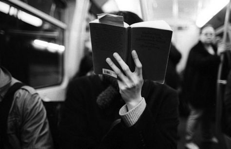 “Books are for people who wish they were somewhere else.” —Mark Twain | 33 Reasons Why You’re Addicted To Books People Reading, Woman Reading, The Secret History, Reading A Book, Reading Books, Books Reading, White Photography, Dark Academia, A Book