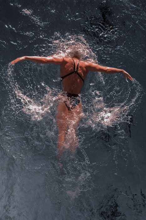 Female Swimmer Aesthetic, Swimming Open Water, Competive Swimming Aesthetic, Swimming Underwater Aesthetic, Swimming Asethic, Female Swimmers Physique, Swimmer Aesthetic Girl, Nadar Aesthetic, Swimmer Physique