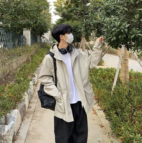 Male Asian Outfits, Guy Outfits Aesthetic Korean, Asian Oversized Fashion Men, Korean Guy Fashion Aesthetic, Asian Guy Outfits Casual, Japanese Guy Fashion, Guy Fashion Korean, Acubi Fashion Guy, Men Acubi Style