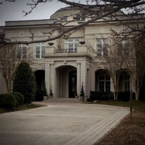 Michaelson Family, Mikaelson Mansion, Kol Mikaelson Aesthetic, Chilton Aesthetic, Elijah Mikaelson Aesthetic, Rhodes Aesthetic, Salvatore Sister, Klaroline Tvd, Mikaelson Aesthetic