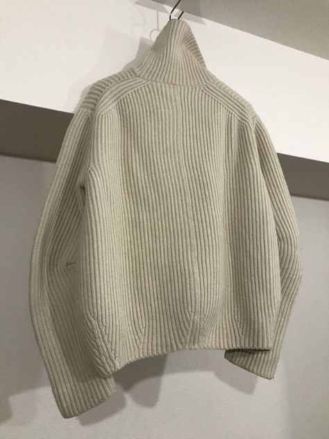 Modern Ribbed Knit Sweater, Phoebe Philo 2023, Luxury Cotton Sweater With Ribbed Cuffs, Celine Knitwear, Celine Sweater, Wool Half-zip Sweater With Ribbed Cuffs, Sculptural Knitwear, Knitwear Details, Autumn Knitwear