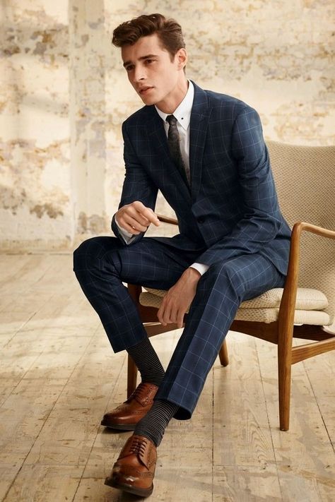 Formal Suits Men, Checkered Suit, Types Of Suits, A Man In A Suit, Man In A Suit, Capsule Wardrobe Essentials, Suits Men, Mens Fashion Urban, Men Suit