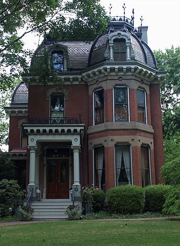 Turn of the 20th Century Mansion, Quincy Illinois Residence Architecture, Old Victorian Homes, Fantasy Dream, Casa Vintage, Victorian Architecture, Painted Ladies, This Old House, Victorian Houses, Beautiful Houses