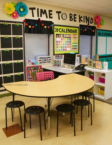 Classroom Arrangement, Classroom Tour, Classroom Makeover, Classroom Layout, 4th Grade Classroom, 3rd Grade Classroom, 2nd Grade Classroom, Teaching Inspiration, New Classroom