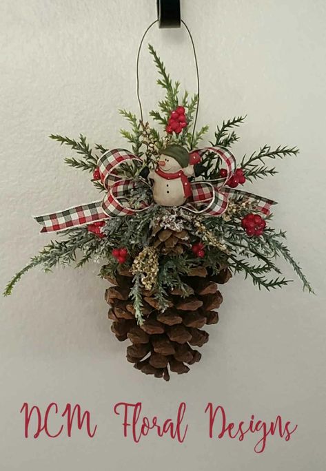 Arrangements With Pinecones, Pinecone Easter Crafts, Large Pinecone Crafts Ideas, Large Pine Cone Christmas Decorations, Giant Pinecone Crafts Christmas, Things To Make With Pinecones, Long Pinecone Crafts, Pine Cone Crafts Christmas, Large Pinecones Ideas