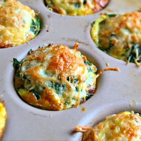 These bite size Breakfast Sausage Egg Cups with Spinach and Parmesan were a cinch to make and with only 5 ingredients are great for on the go mornings, too. Handheld Breakfast, Bite Size Breakfast, Omelet Muffins, Breakfast Omelet, Christmas Brunch Recipes, Naan Pizza, Easy Healthy Eating, Instagram Breakfast, Cooking Recipes Healthy