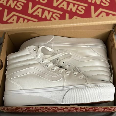 All WHITE platform Vans White Vans Platform Outfit, Vans Platform Outfit, Vans All White, Vans Shoes White, White Platform Vans, White Vans Outfit, Vans Off The Wall Shoes, Vans Platform Sneakers, All White Vans