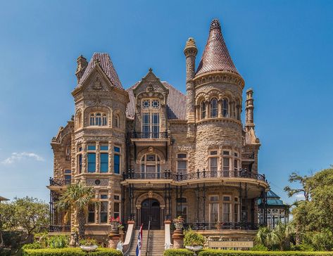 Bishop’s Palace in Galveston, TX. Victorian Castle, Victorian Manor, Victorian Style Homes, Old Mansions, Victorian Mansions, Victorian Architecture, Castle House, Victorian Houses, Victorian Home