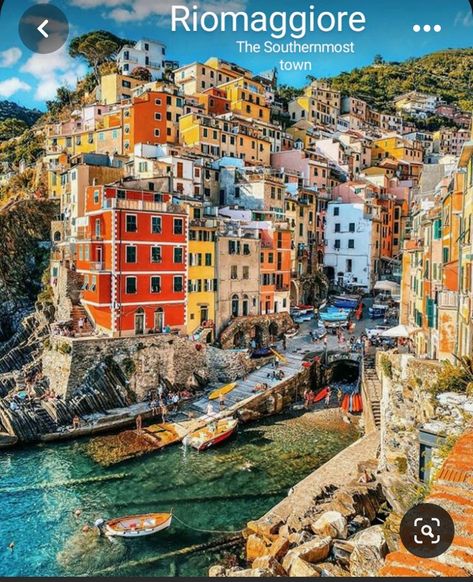 Riomaggiore Italy, Colorful Buildings, Italy Landscape, Cinque Terre Italy, Dream Vacations Destinations, Italy Aesthetic, Voyage Europe, Italy Trip, Dream Travel Destinations