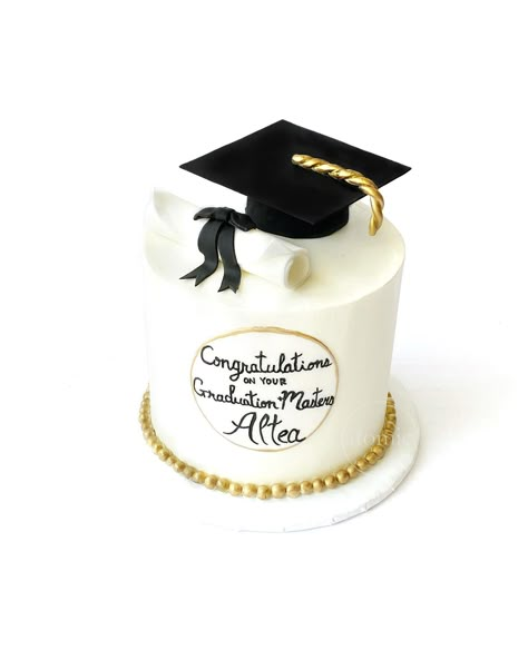 Black White & Gold Graduation Cake Black White Gold Graduation Cake, Gold And Black Graduation Cakes, Black Graduation Cakes, Cake Designs Graduation, Graduation Cake Ideas College, Black And White Graduation Cake, Black And Gold Graduation Cake, College Graduation Cake Ideas, White Graduation Cake