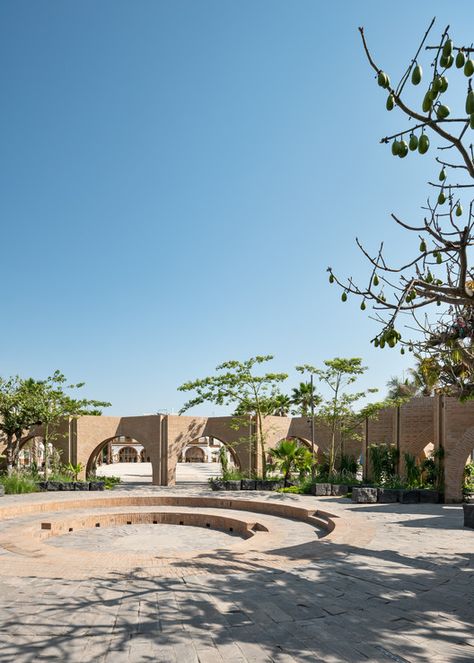 Islamic Garden, Felix Candela, Online Architecture, Brick Architecture, Civic Center, Interior Design Magazine, Graduation Project, Architecture Inspiration, Outdoor Sculpture