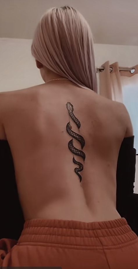 Tato Naruto, Tato Minimal, Serpent Tattoo, Full Back Tattoos, Ornamental Tattoo, Spine Tattoos For Women, Classy Tattoos, Spine Tattoo, Back Tattoo Women