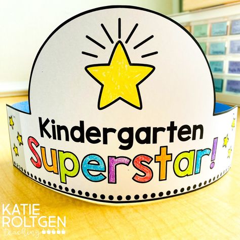 Grab this FREE first day of kindergarten crown! First Day Of Kindergarten Hats Free, 1st Day Of Kindergarten Craft, Orientation Day Activities Kindergarten, First Day At Kindergarten Ideas, Student Of The Day Kindergarten, First Days Of Kindergarten Activities, Kindergarten First Week Crafts, First Day Of Kindergarten Crown Free, Takeaway Craft For Kindergarten