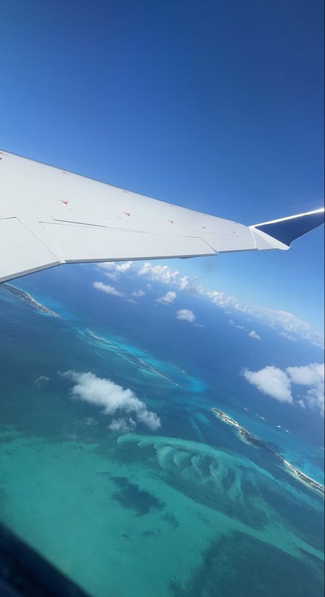 flying over the bahamas Las Bahamas, Luna Aesthetic, Bahamas Trip, I Know Places, Bahamas Travel, Bahamas Vacation, Nassau Bahamas, Healthy Lifestyle Food, Life Vision Board