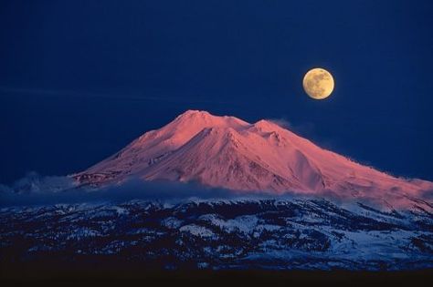 Legends of Mt Shasta | There's No Way But Up Mount Shasta Tattoo, Mt Shasta, Monte Fuji, California Mountains, Sacred Mountain, Mount Shasta, Full Moon Night, Ancient Cities, Pilgrimage