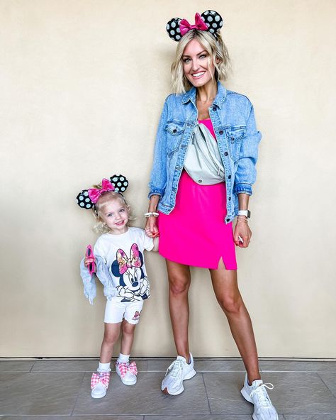 Disney One Year Old Outfit, Disney Mom And Me Outfits, Disney Outfits Mommy And Me, Mommy Me Disney Outfits, Disney Park Family Outfits, Disneyland Mommy And Me Outfits, Disney Outfit Ideas For Kids, Disney Outfits Kids Girls Ideas, Cute Mom Disney Outfits