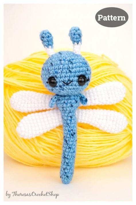 Crochet Dragonfly Pattern, Dragonfly Crochet, Crochet Shop, Medium Weight Yarn, Crochet Butterfly, Crochet Animal Patterns, Crochet Motifs, Crochet Hook Sizes, How To Crochet