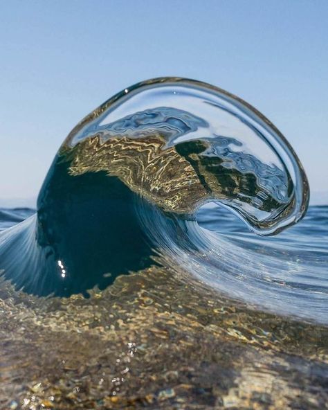 Perfectly Timed Photo Of A Wave Funny Optical Illusions, No Wave, Perfectly Timed Photos, Perfect Timing, Time Photo, Ocean Wave, Jolie Photo, The Shining, Best Photographers