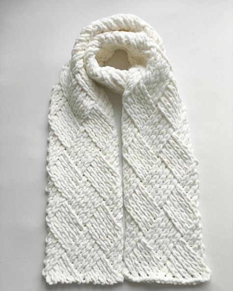 Alize Puffy Fine İpinden Atkı Handmade design cream scarf is designed for women in a fashionable way. It is light and comfortable and has a very soft structure. Since it is made of micro polyester yarn, it keeps warm and does not let cold. It keeps your neck warm and allows you to use it comfortably in winter. #scarf #scarfwomen #christmasscarf #handkinited #handmadde #scarfgift #luxurygiftforher #scarfersforwomen #womanscarf #womenscarf #womensscarf #atki #ogretmenlergunuhediyesi Womens Neck Scarf, Cream Scarf, Alize Puffy, Christmas Scarf, Basket Pattern, Knitted Blanket, Crochet Basket Pattern, Scarf Gift, Crochet Basket