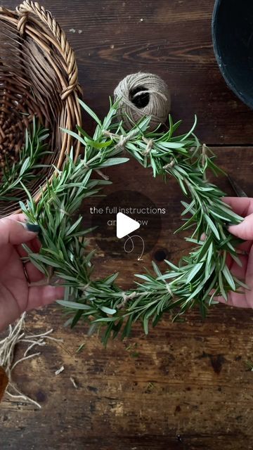 Dawnalee | Home + Lifestyle UGC | Kelowna, BC on Instagram: "Easy 5 minute wreath hack⤵️

Gather your greens. I used rosemary as I had excess in our garden but any greens or herbs or combination thereof will work!

Layer your greens in a bowl. The flexible branches of rosemary curve naturally to the bowl making it super simple and quick to form a wreath.

Continue adding more layers until your desired thickness is reached.

Keeping it in the bowl, every 2-3”, secure the greens by tying with jute or string, making sure to tie quite tightly.

Easy peasy! You now have a pretty wreath!

What herb will you use?

As always, I so appreciate it when you share, comment, and follow along! 🏠🧺

#simpledecor
#rosemary #hyggehome #simplefalldecor #fallwreath
 #diydecor" Rosemary Wreath Diy How To Make, Rosemary Christmas Wreath, Rosemary Decorations, Rosemary Wreath Diy, Rosemary Garland, Rosemary Christmas Tree, Hygge Crafts, Lavender Door, Rosemary Wreath