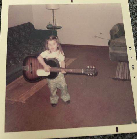 Childhood Music Aesthetic, Vintage Childhood Photos, Old Childhood Photos Aesthetic, Popular Kids Aesthetic, Poor Family Aesthetic, Funny Childhood Photos, Child Prodigy Aesthetic, Baby Pictures Old