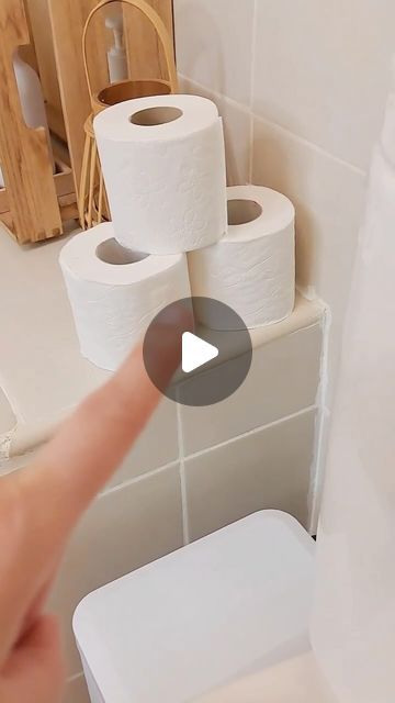 Interior Design & Home Decor on Instagram: "Absolutely an amazing idea😍 Credit @casacasitalove 💕💕💕💕What do you think?🤗🧡🥰" Toilet Paper Display, Bathroom Storage Ideas Over Toilet, Toilet Organization Ideas, Toilet Paper Folding Ideas, Modern Toilet Room, Art Deco Modern Interior, Toilet Decorating Ideas, Small Toilet Decor, Modern Art Deco Bathroom