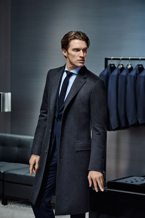 Suit And Overcoat, Suit Overcoat, Gentleman Mode, Mens Fashion Suits Casual, Hugo Boss Suit, Boss Suits, Men's Business Outfits, Black Overcoat, Mens Overcoat