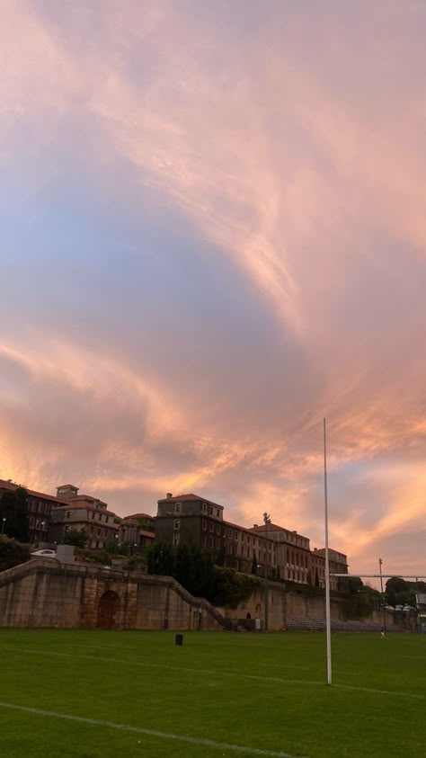 UCT sunset Uct University, University Of Cape Town Aesthetic, Uct Cape Town Aesthetic, Uct Cape Town, Cape Town Photography, Campus Aesthetic, University Of Cape Town, South Africa Photography, College Necessities