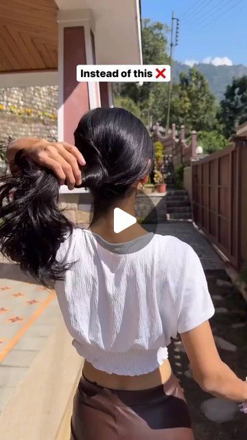 Using A Claw Clip, Hack Hairstyle, Hairstyle Claw Clip, Ponytail Hack, Ponytail High, Claw Clip Ponytail, Quick Hairstyle, Stylish Ponytail, Easy Care Hairstyles