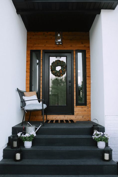 Modern Front Porch Decor, Modern Front Porches, Front Porch Steps, Modern Porch, Front Porch Makeover, Painted Front Porches, Front Porch Design, Porch Makeover, Diy Front Porch