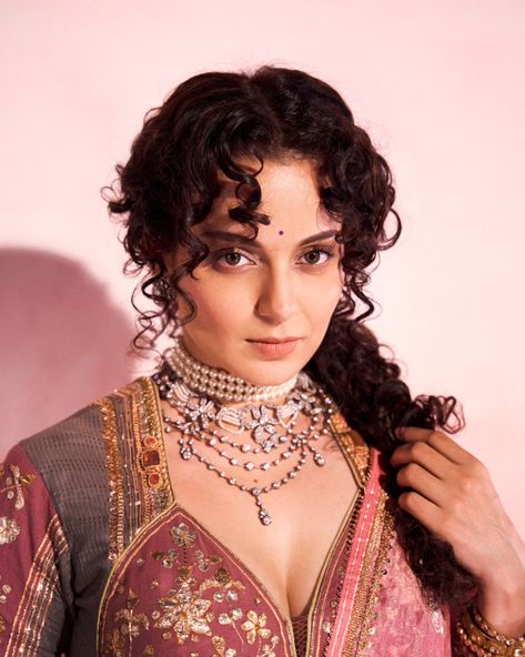 Kangna Ranaut, Kangana Ranaut, Women Faces, Woman Face, Bollywood Actress, Boundaries, Celebrity Style, Force, The Beauty