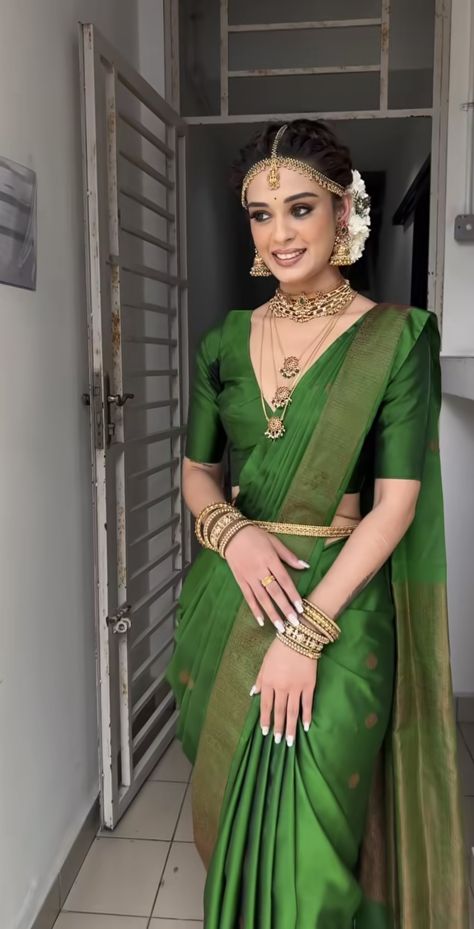 Engagement Dress For Bride, South Indian Wedding Saree, Green Sari, South Indian Bride Saree, Engagement Saree, Bridal Sarees South Indian, Simple Saree Designs, Trendy Outfits Indian, Indian Bride Outfits