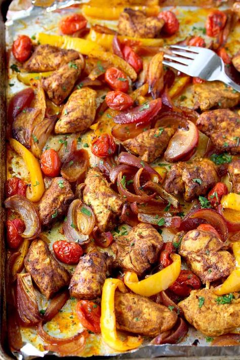 20 Sheet Pan Dinners Your Kids Will Actually Eat. Chicken, Potato and Broccoli 3 ways. #sheetpan #quick #dinner #chicken Schwarma Chicken Sheet Pan, Chicken Schwarma, Chicken Peppers And Onions, Chicken Peppers, Sheet Pan Dinners Chicken, Chicken Souvlaki, Sheet Pan Dinners Recipes, Sheet Pan Chicken, Sri Lankan Recipes