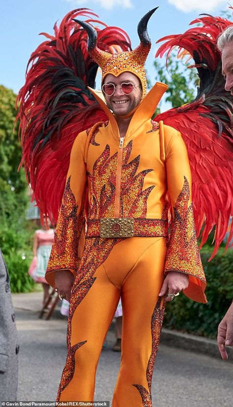 Elton John Orange Costume, Elton John Feather Costume, Elton John Rocket Man Costume, Rocketman Costumes, Rocketman Outfits, Elton John Fancy Dress, Elton John Fashion, Drag King Outfits, Elton John Outfits